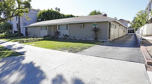4th image of 555 S Los Robles Ave APT 5
