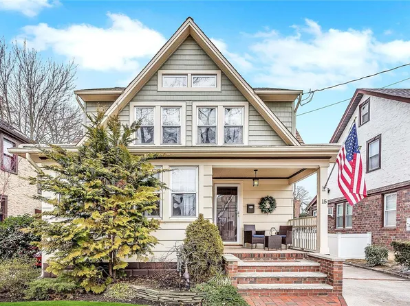 15 Harvard Avenue, Lynbrook, NY 11563