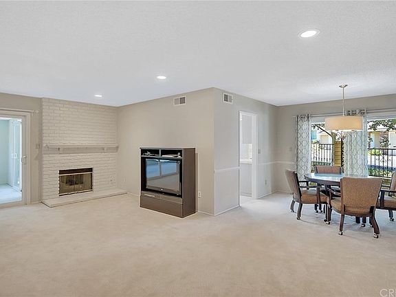 4th image of 26464 Fairway Cir