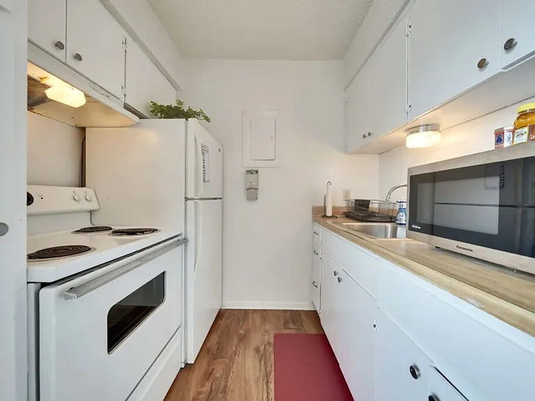 2803 Hemphill Park #B201 — Photo 17
