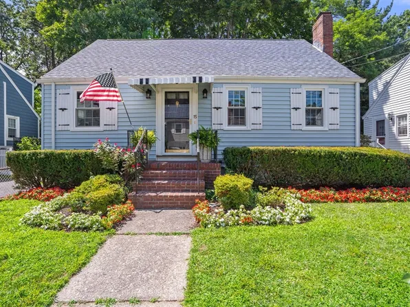 15 New Haven St, West Roxbury, MA 02132