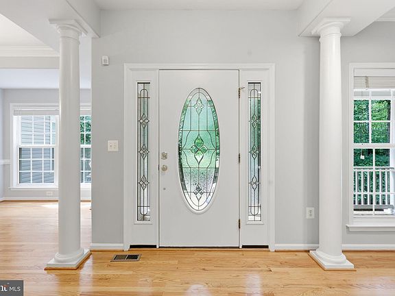 5th image of 100 Spyglass Ln