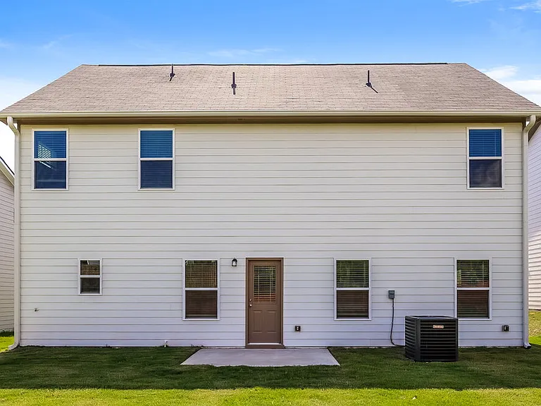 666 Mackenzie Cv — Photo 17