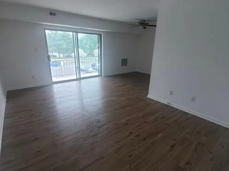 1024 Adams Ave — Photo 5