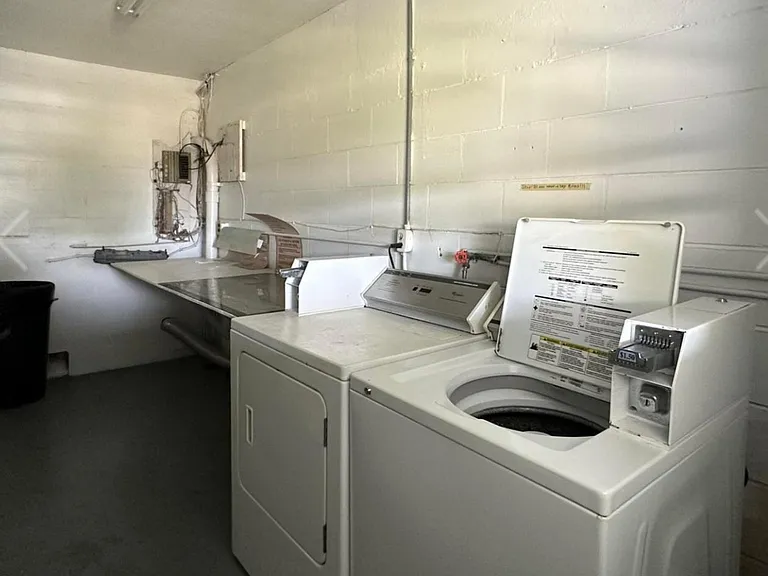 302 Lincoln Ave #10 — Photo 22
