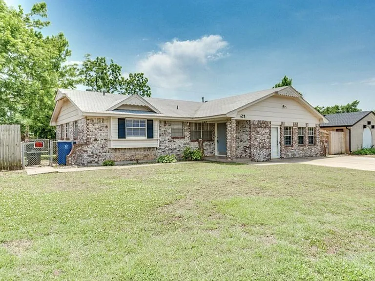 628 Sunset Dr — Photo 1