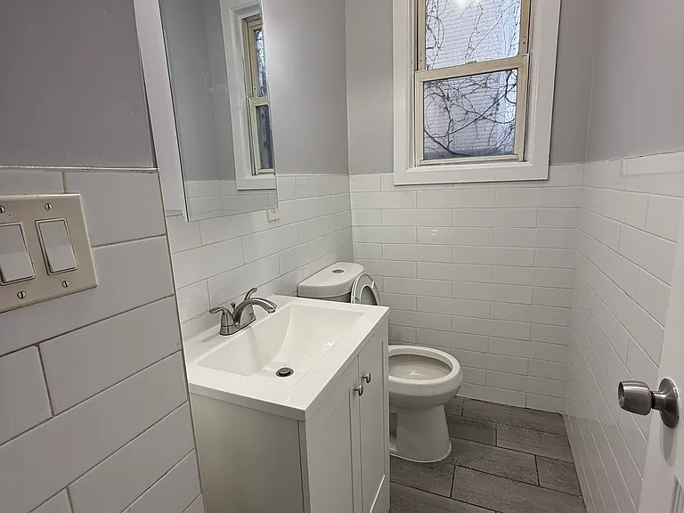 71 W Runyon St #1L — Photo 4
