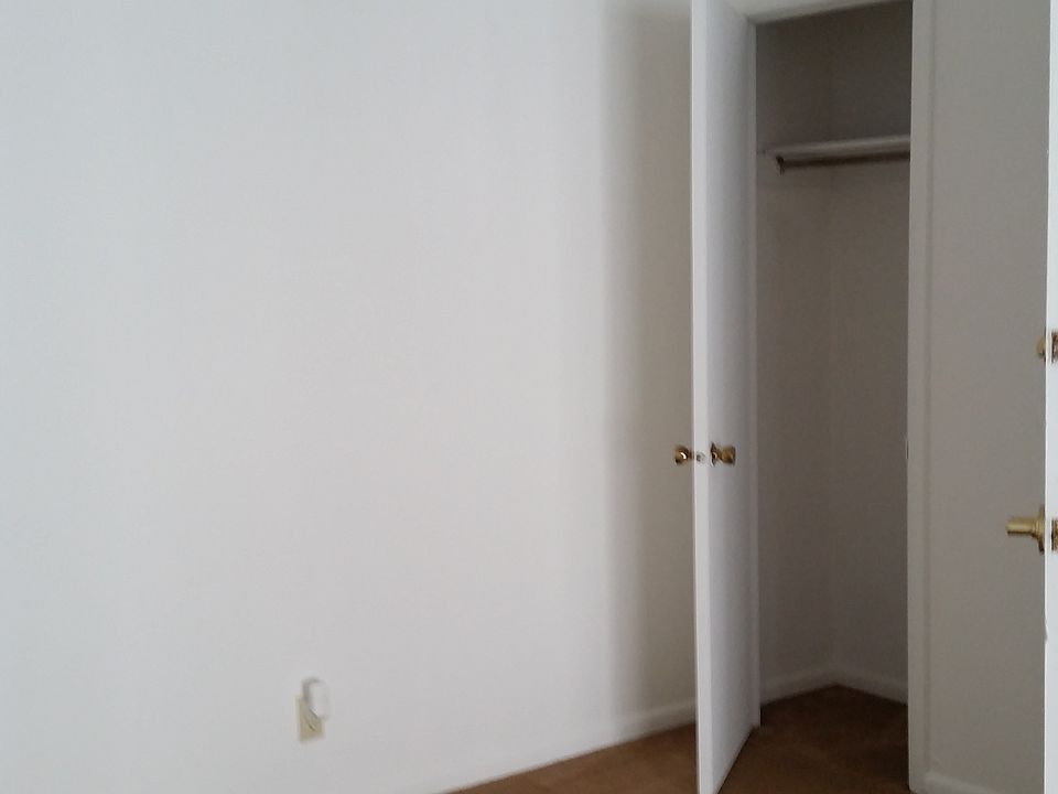 Entryway/dining room