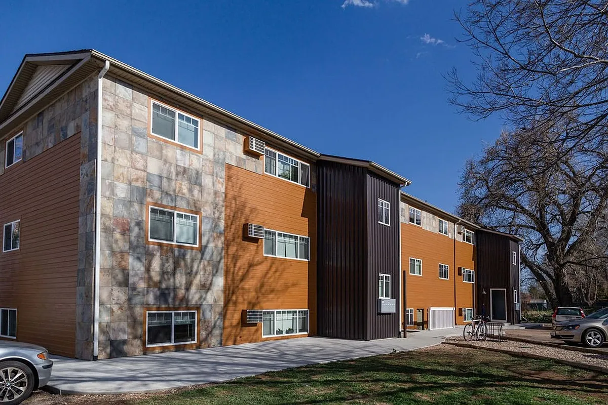 Building Photo - 2628 Redwing Rd #8