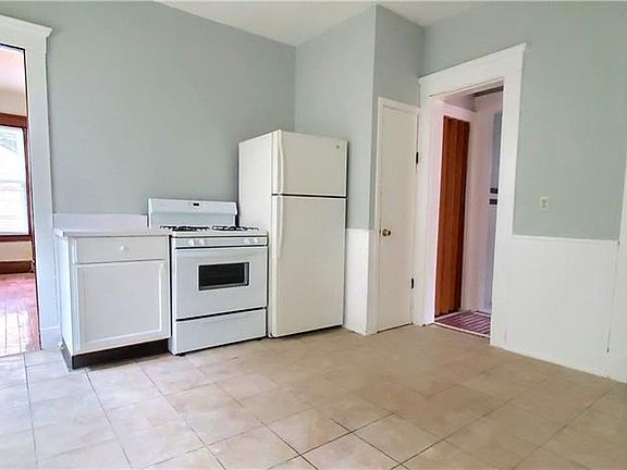 2nd image of 63 Nash St Floor 2