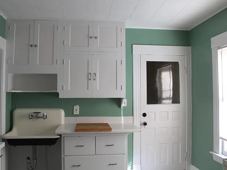 710 Atwood St NE — Photo 6