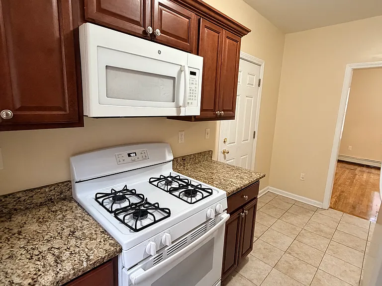 310 Edgewood Ave #3 — Photo 6
