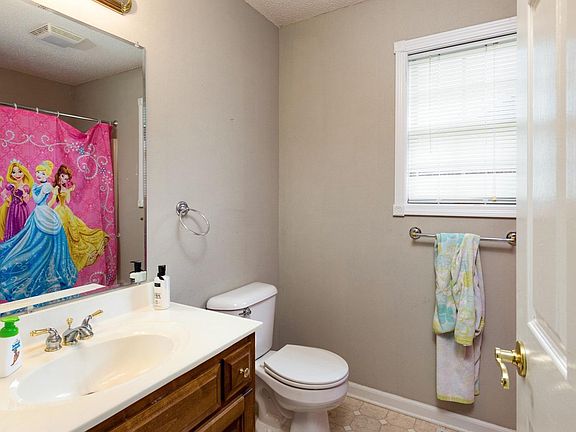 5th image of 179 Prewitt Dr