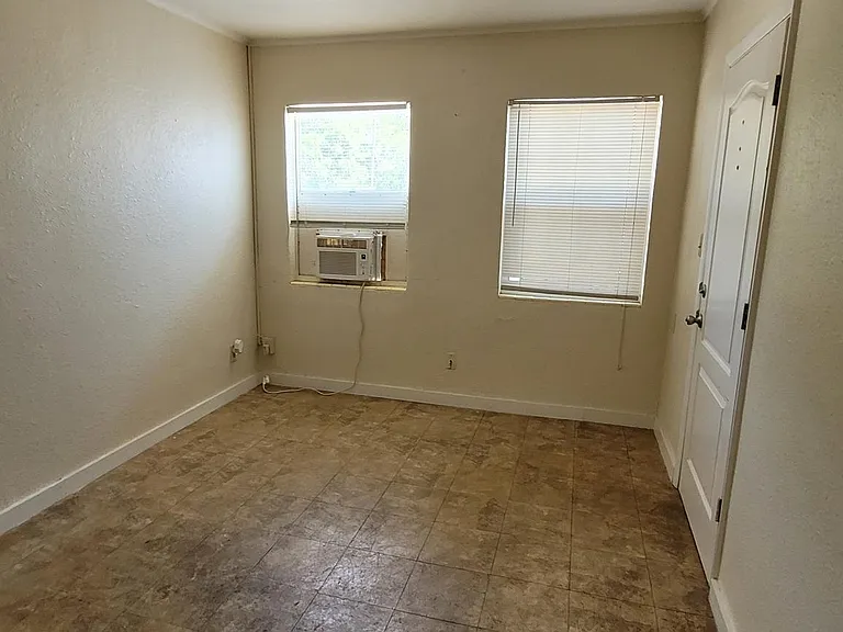 940 W International Speedway Blvd #4 — Photo 4