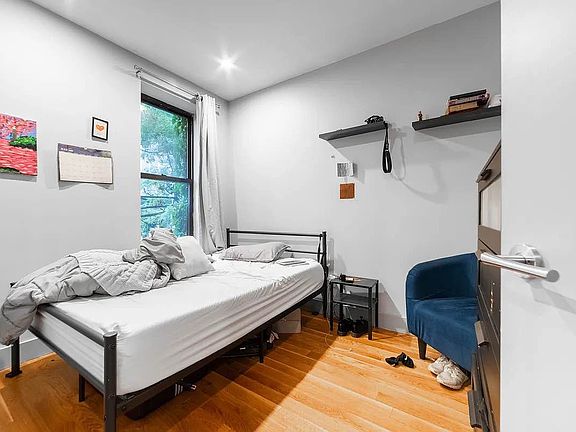 5th image of 269 Kosciuszko St APT 3F