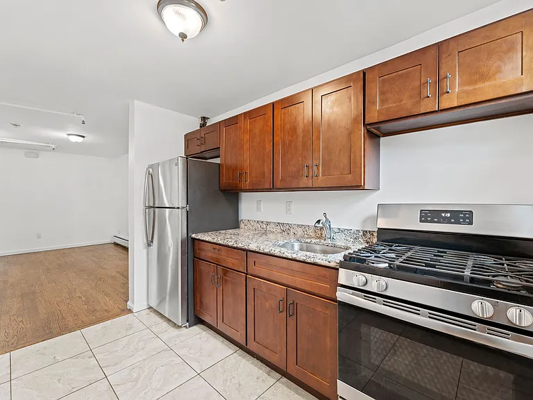 43 Jewett Ave — Photo 8