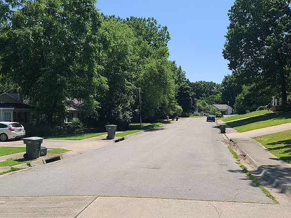 4th image of 3246 W Parkway Dr