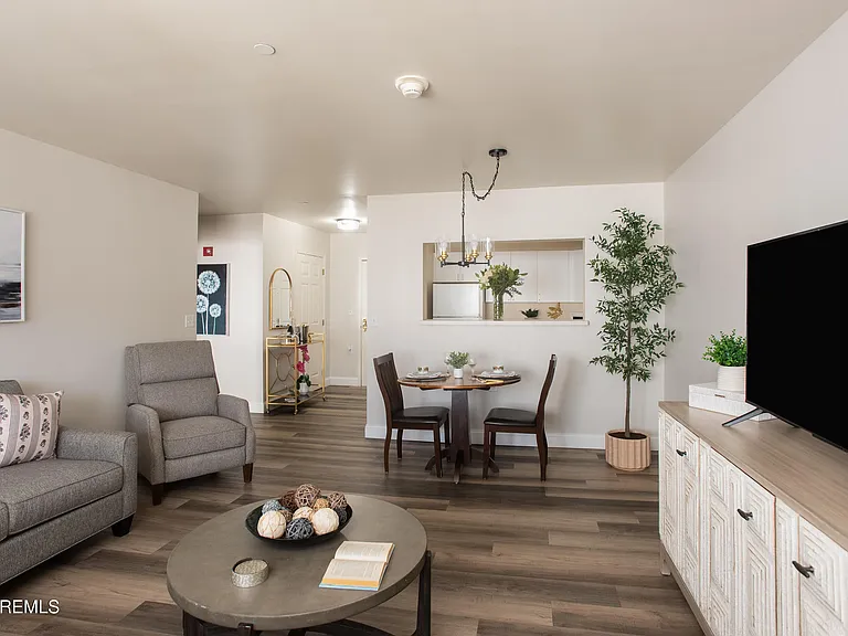2 Kathleen Dr — Photo 9