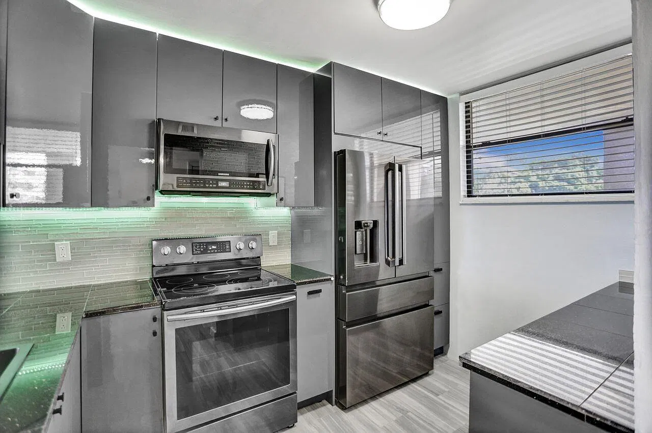 2 bed, 2.0 bath, 1120 sqft, $2,200 — Photo 3