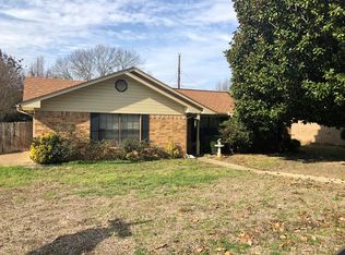 1118 Meadow Dr, Athens, TX 75751