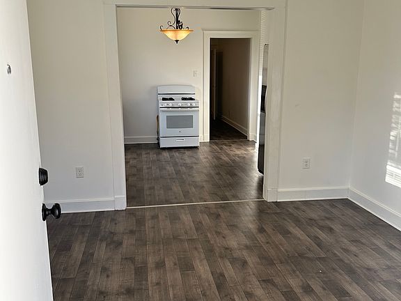 3rd image of 3753 Derbigny St