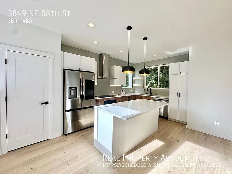 3849 NE 88th St — Photo 11