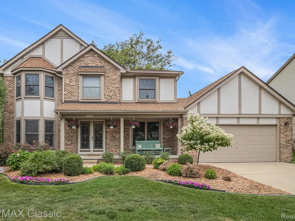 24919 Portsmouth Ave, Novi, MI 48374