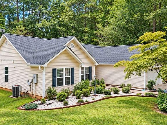 4th image of 2205 Maris Way