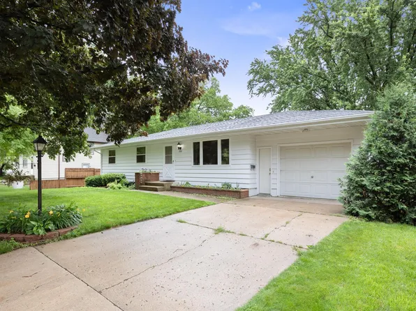 1922 11th St E, Glencoe, MN 55336