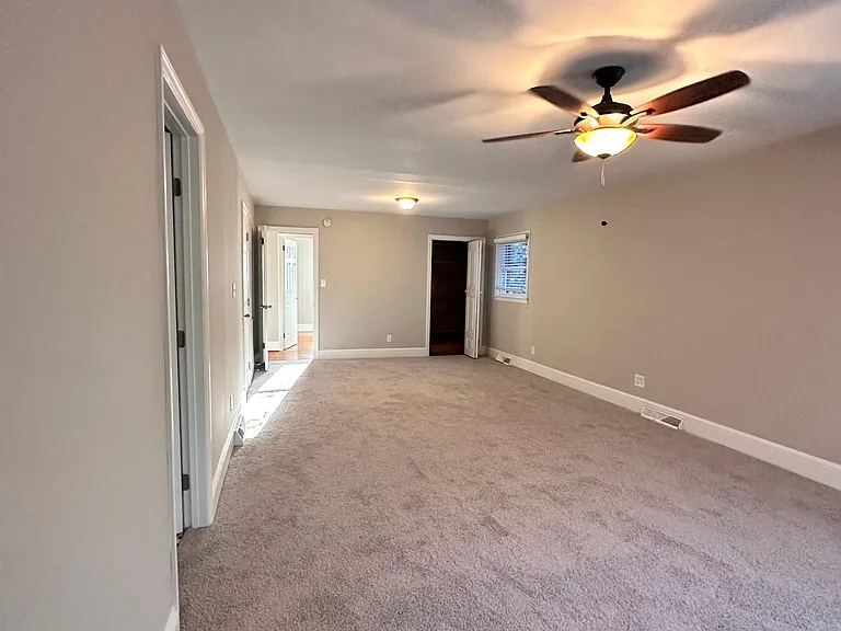 3825 Sheffield Dr — Photo 10