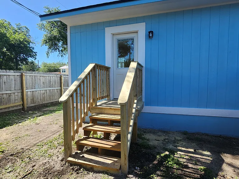801 W Hollywood Ave — Photo 15