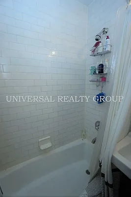 Rented by Universal Realty Group | media 29