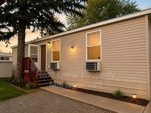 333 College Ave Trailer 17, Kalispell, MT 59901