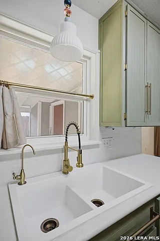 418 Nassau Dr — Photo 16