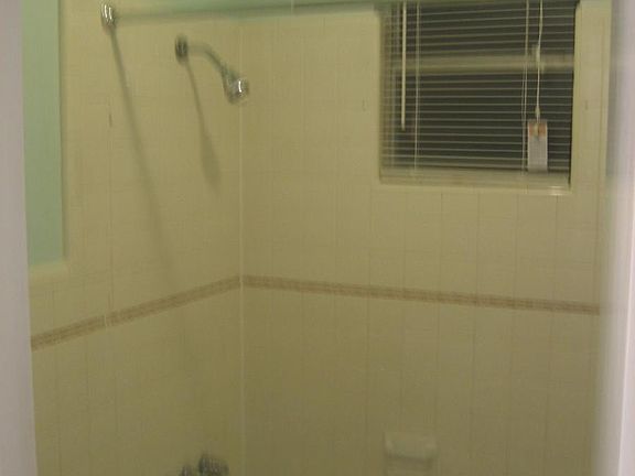 4th image of 5 Mariner Dr