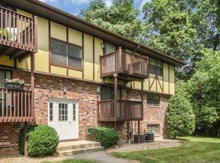 18 Surrey Dr APT B2, Newington, CT 06111