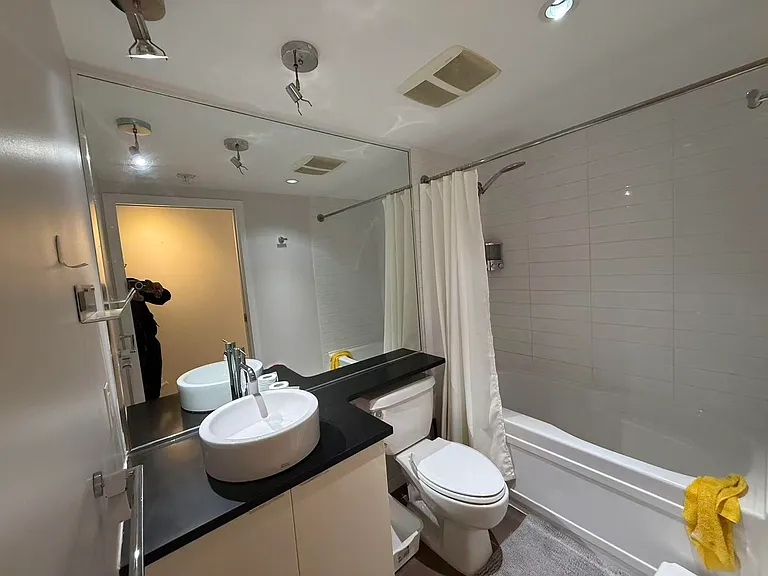 233 Robson St #3107 — Photo 23
