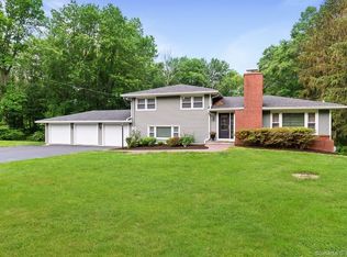 14 Brookside Dr, Woodbridge, CT 06525