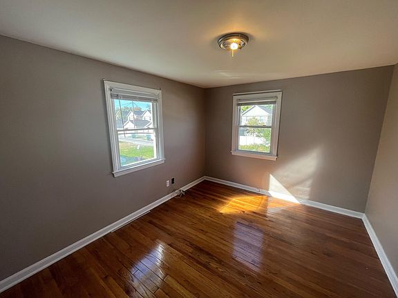 4th image of 1350 E 25th Ave