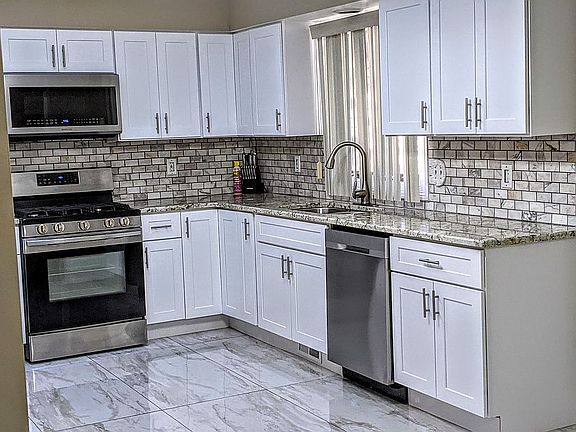 2nd image of 1528 E Valley Pl