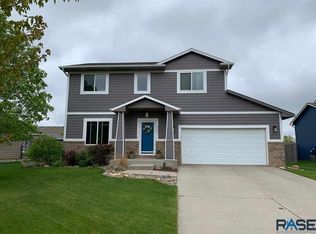 902 Hemlock St, Harrisburg, SD 57032