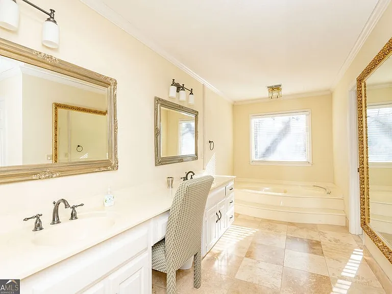 10315 Crescent Ridge Dr — Photo 17