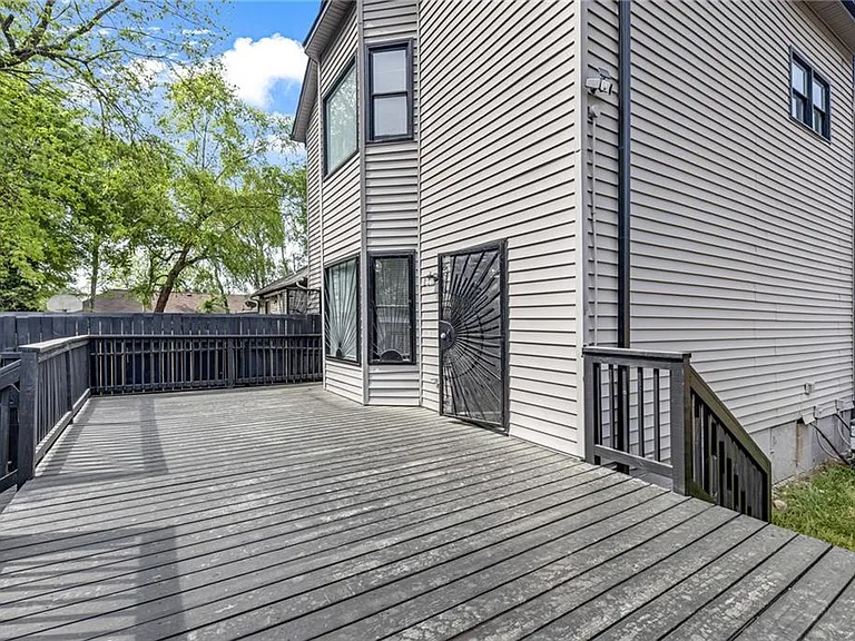 660 Queen St SW #A — Photo 49