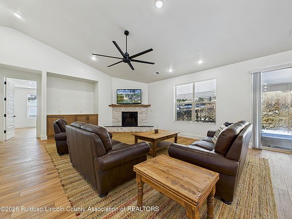 3rd image of 113 Coker Ln