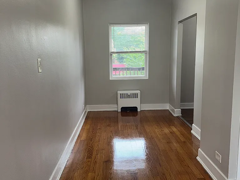 1957 W Lunt Ave #1/2-2 — Photo 8