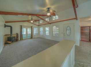 96 N Lakeside Dr, Huntsville, TX 77320