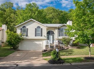 441 Elm Crossing Ct, Ballwin, MO 63021