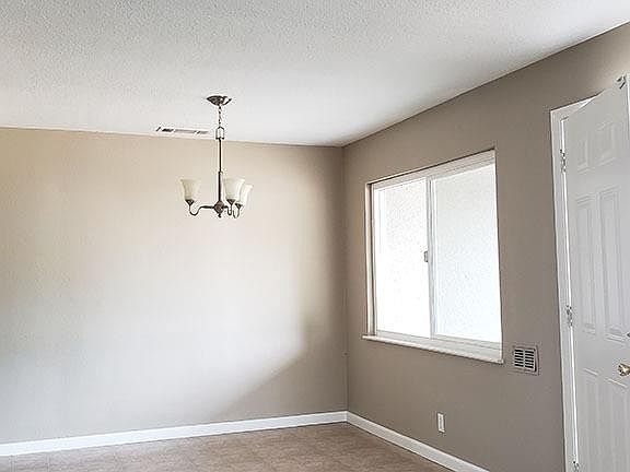 4th image of 2916 N Cedar Ave