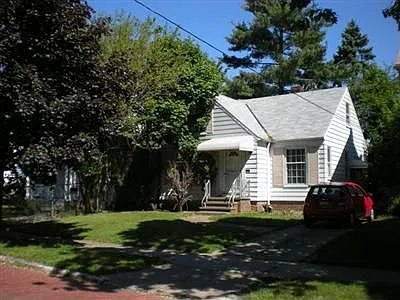11806 Brighton Ave photo 1