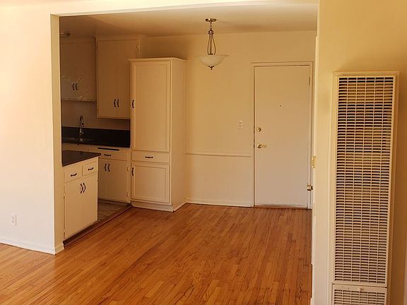 4th image of 5933 Gregory Ave #1